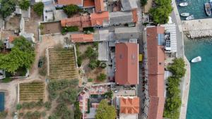 Gallery image of Apartman Lena Centar in Bol +41 photos