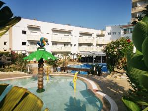 Bazén v ubytování Hotel Alba Seleqtta nebo v jeho okolí