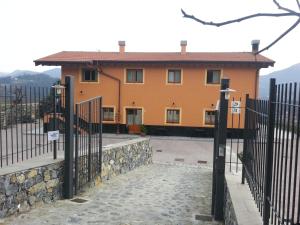 The building in which a vendégházakat is located