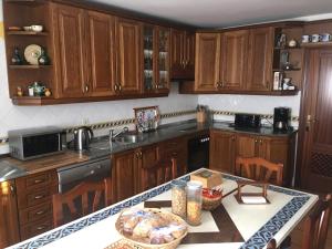 A kitchen or kitchenette at Casa Palacio Carvajal Még 37 kép
