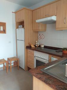 A kitchen or kitchenette at Vivienda vacacional La Graja
