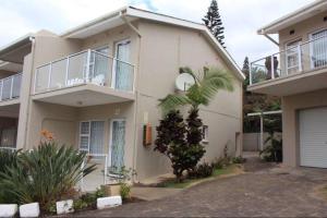 Gallery image of Uvongo Chalets 12 in Margate