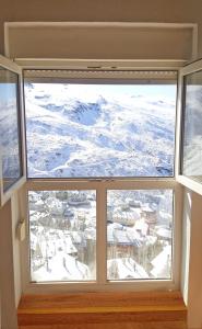 Zdjęcie z galerii obiektu Dúplex acogedor con vistas y Garaje opcional w mieście Sierra Nevada