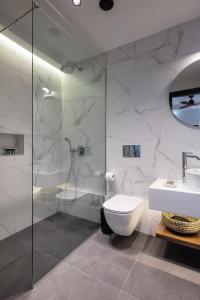 A bathroom at Λιθεία-Lithia