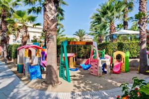 Zona de juegos infantil en Hotel Europa Beach Village