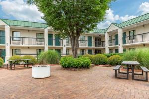 Gallery image of Quality Inn & Suites Hanes Mall in Winston-Salem