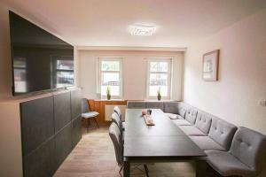 Posezení v ubytování Ferienhaus an der Brockenbahn