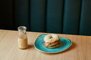 Jídlo v hotelu nebo okolí