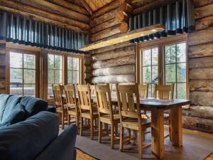 Posezení v ubytování Holiday Home Luostakka iso by Interhome