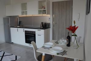 Kuchyňa alebo kuchynka v ubytovaní Apartament Gliwice Centrum Witkiewicza I