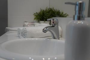 Kúpeľňa v ubytovaní Apartament Gliwice Centrum Witkiewicza I