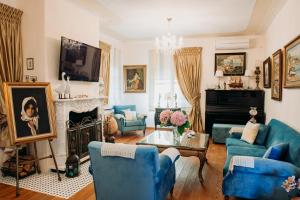 A seating area at Elysian Luxury Villa Pelion