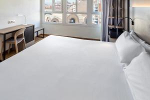 Cama o camas de una habitación en B&B HOTEL Tarragona Centro Urbis