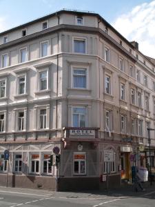 Photo de la galerie de l'établissement Hotel garni Djaran, à Offenbach-sur-le-Main