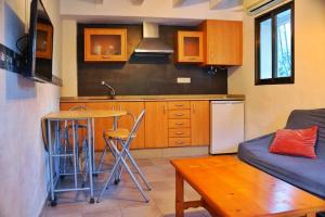 Una cocina o cocineta en La Caseta Benimantell