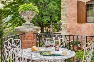 Gallery image of Villa La Favorita in Alba