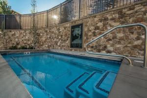 Bazén v ubytování Juniper Landing by Park City Vacations nebo v jeho okolí