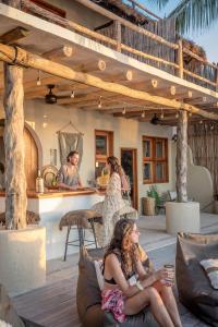 Hosté ubytování CASA CAT BA Beachfront Boutique Hotel