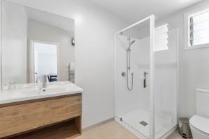 Koupelna v ubytování Kaikoura Beach Motel + 37 fotografií