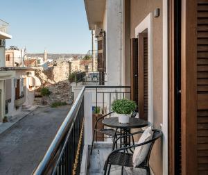 A balcony or terrace at Castello Luxury Residence with Private Jacuzzi