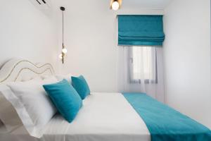 A bed or beds in a room at Castello Luxury Residence with Private Jacuzzi