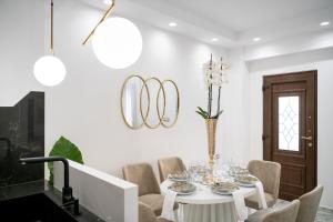 A seating area at Castello Luxury Residence with Private Jacuzzi
