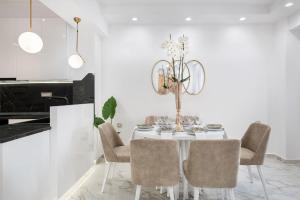 A kitchen or kitchenette at Castello Luxury Residence with Private Jacuzzi