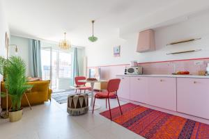 Kuchyňa alebo kuchynka v ubytovaní Apartamenty Your Seaside