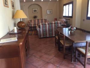 A seating area at Agriturismo Corte Bebbi