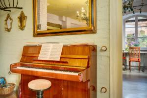 Gallery image of Villa La Favorita in Alba