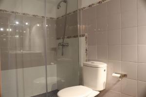 Un baño de La Caseta Benimantell 29 fotos más