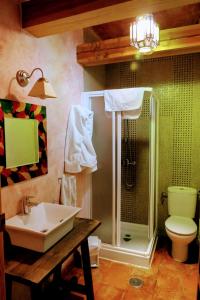 A bathroom at Casa Rural Santa Ana