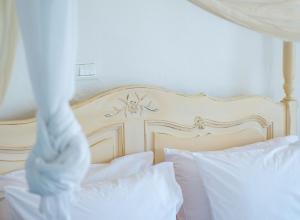 Posteľ alebo postele v izbe v ubytovaní De Luxe Villa With Sea View And Swimming Pool Up To 7 Persons Apv Paros Golden Beach