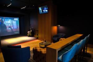 Телевизор и/или развлекательный центр в Four Seasons St. Louis