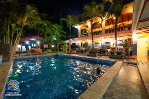 Бассейн в Hotel El Velero или поблизости