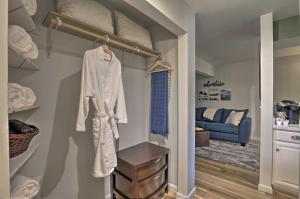 Ένα ή περισσότερα κρεβάτια σε δωμάτιο στο Steamboat Springs Studio Less Than 1 Mi to Ski Resort +17 φωτογραφίες