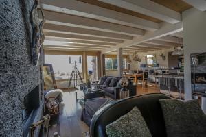 Posezení v ubytování Crans Luxury Lodges