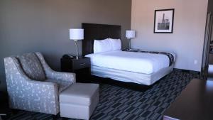 Catoosa Inn & Suites