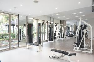 Fitness centrum a/nebo fitness zařízení v ubytování Mason Pine Hotel Bandung