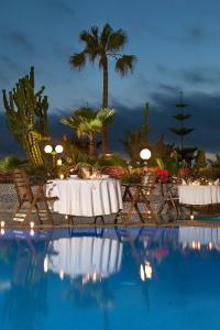 Bazén v ubytování Hôtel Club Val d'Anfa Casablanca Ocean view nebo v jeho okolí