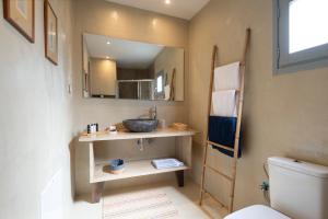 Ванна кімната в Pylosea Luxury Lodge