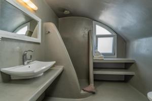 Vannituba majutusasutuses Central Fira Suites