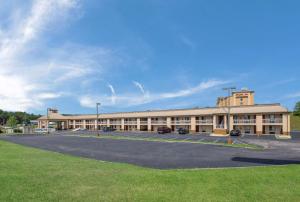 Gallery image of Econo Lodge Inn & Suites East in Knoxville