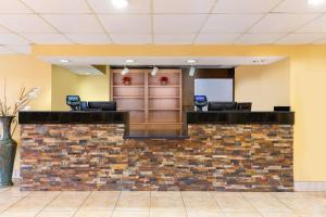 The lobby or reception area at Quality Inn at Arlington Highlands