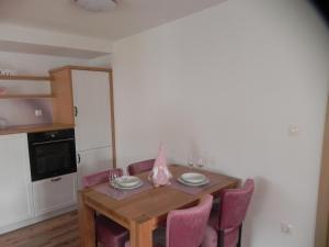 Kuchyň nebo kuchyňský kout v ubytování Apartments Vesna