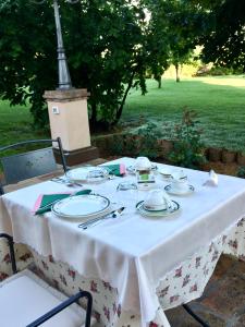 A garden outside Agriturismo Corte Bebbi