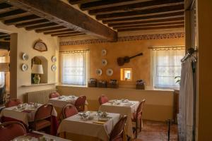 A restaurant or other place to eat at Agriturismo Corte Bebbi