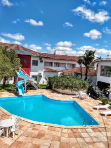 Bazén v ubytování Hotel Portal De Eunápolis nebo v jeho okolí