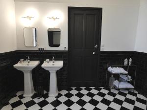 Ένα μπάνιο στο Chateau de Hiéville +71 φωτογραφίες