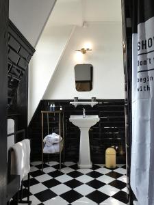 Ένα μπάνιο στο Chateau de Hiéville